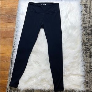 🌹 2/$28 Black Glyder High Performance leggings